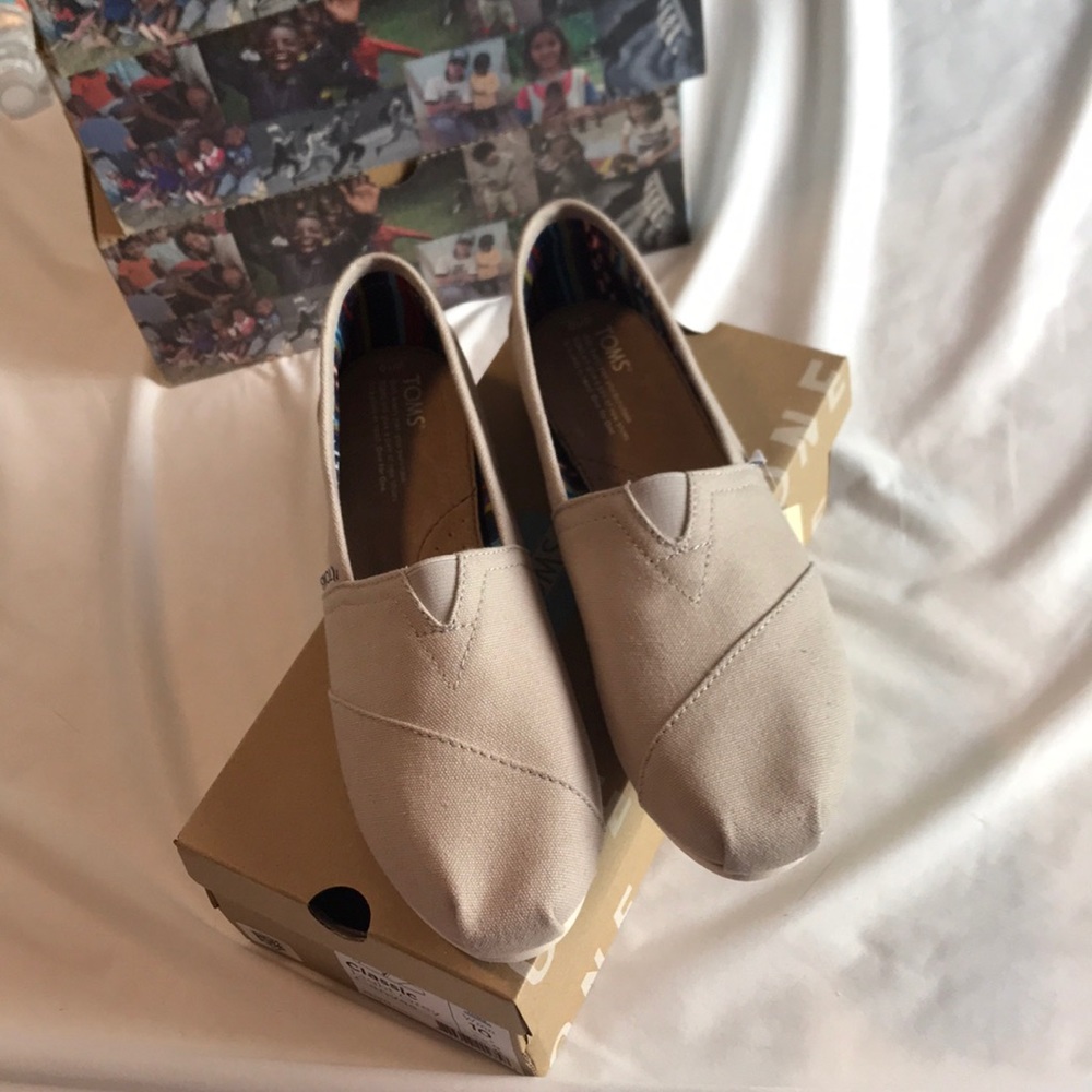 TOMS Classic Light Grey Canvas Slip Ons — Size 10